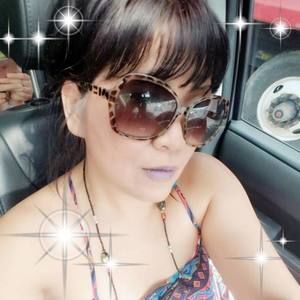 Meet your Posher, Rowena